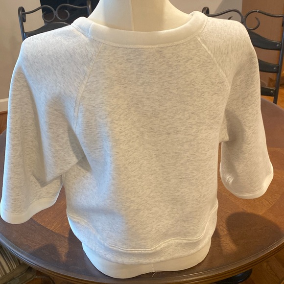 NEW BALANCE Cropped  reversible white gray heather short sleeve Sweatshirt MED - Picture 2 of 11